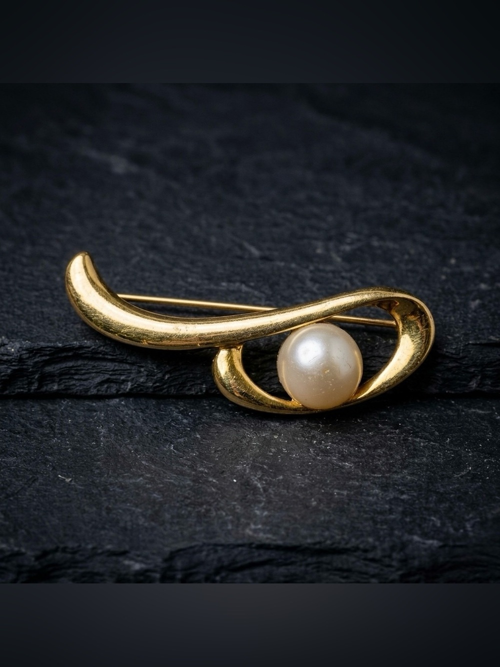 Vintage 80s D'Orlan Gold Tone Faux Pearl Minimalist Abstract Ribbon Wave Brooch